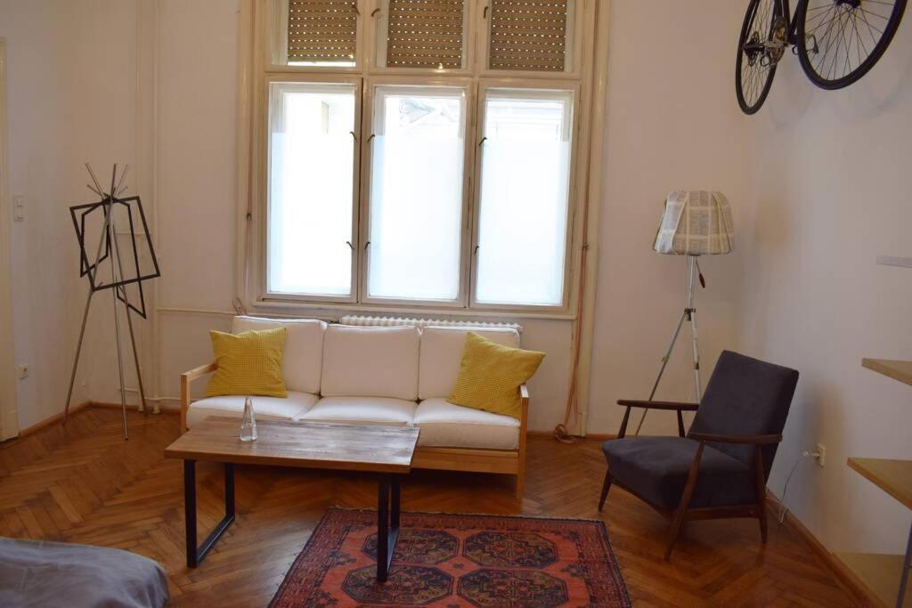 Cosy Just Next To Parliament Lejlighed